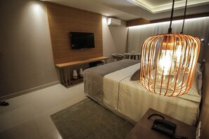 Superior Double Room (Executivo) | Down duvets, pillow-top beds, minibar, desk - Oscar Hotel Executive (Porto Velho)