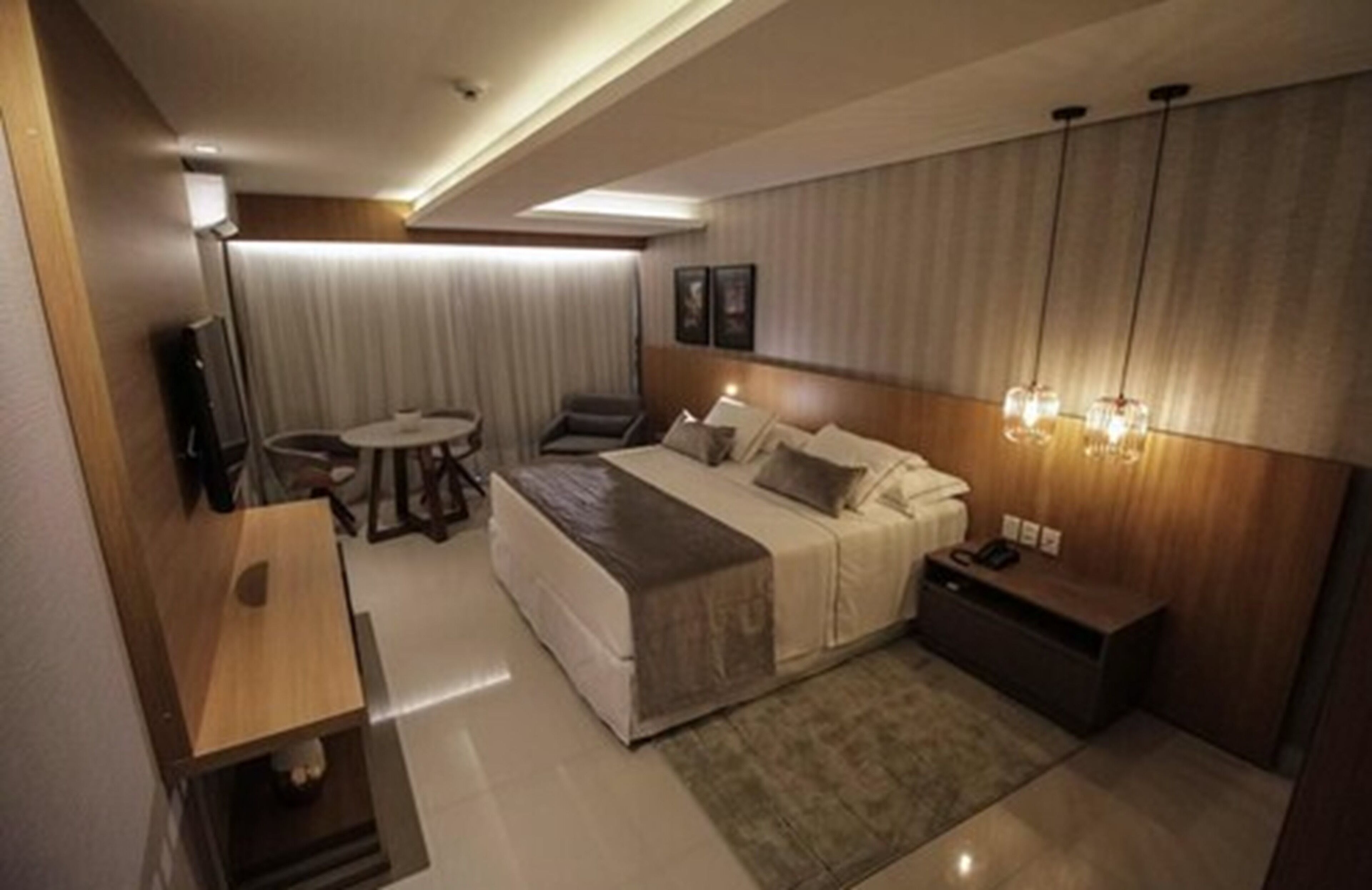 superior double room (executivo) | 1 bedroom, down duvets, pillow-top beds, minibar