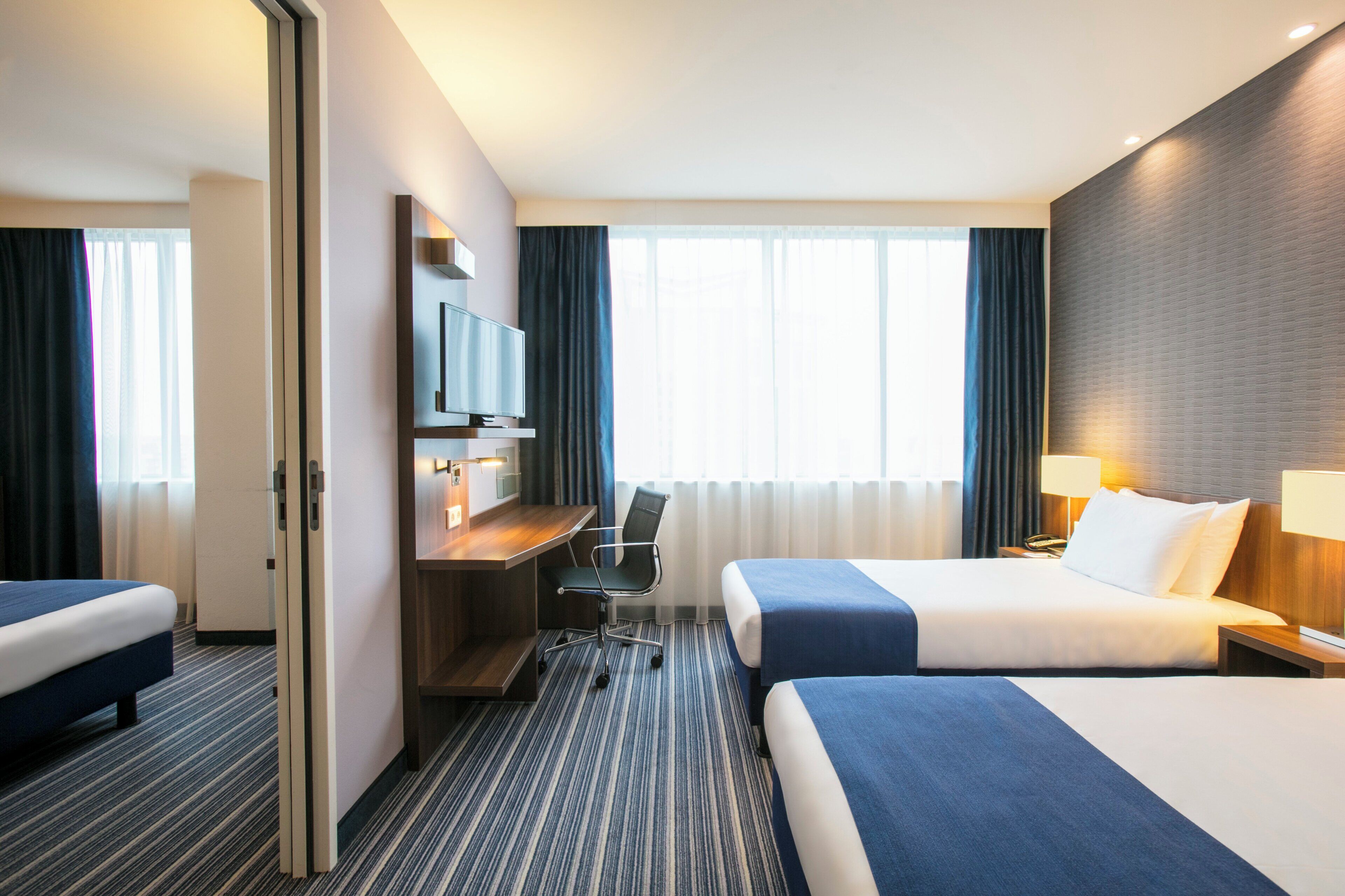 Photo - Holiday Inn Express Amsterdam - Sloterdijk Station by IHG
