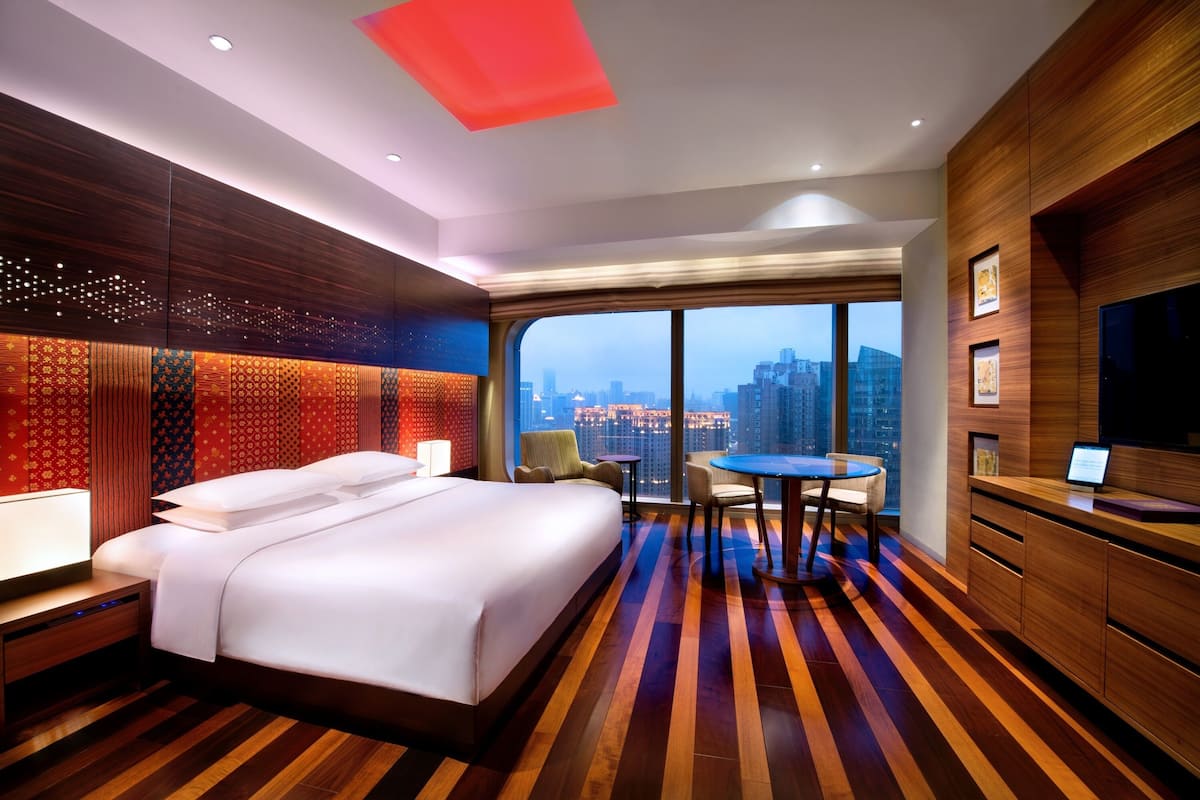 Room, 1 King Bed, City View (High Floor) | Premium bedding, in-room safe, desk, soundproofing