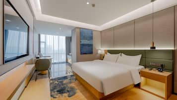 Superior Room, 1 King Bed, Non Smoking | Down comforters, pillowtop beds, minibar, in-room safe