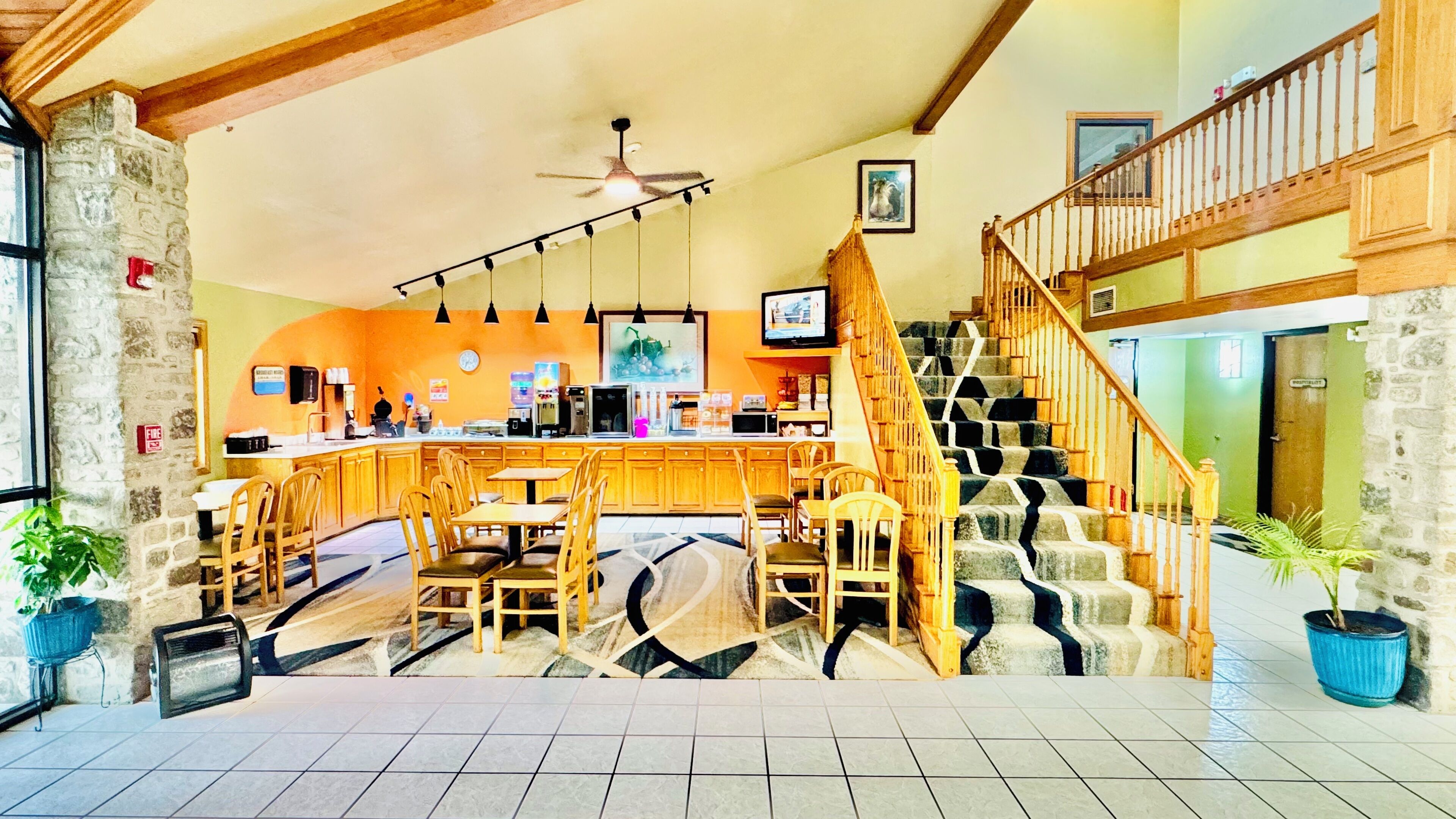Free daily continental breakfast