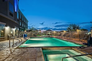 Outdoor pool - Holiday Inn Express & Suites Cotulla by IHG (Cotulla)