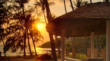 Lunch, dinner, brunch served; international cuisine, beach views