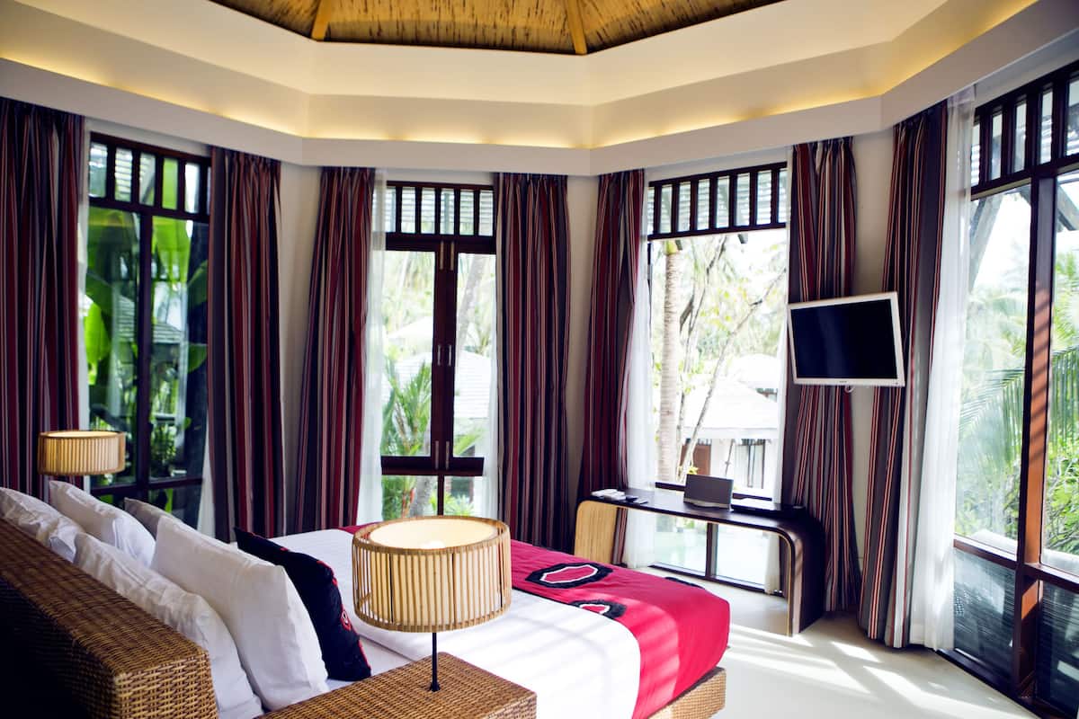 Tropical Pool Villa
