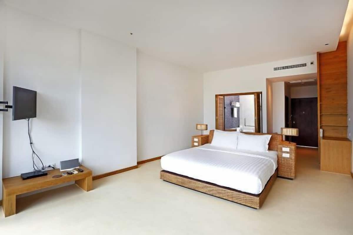 2 bedrooms, free minibar, in-room safe, desk