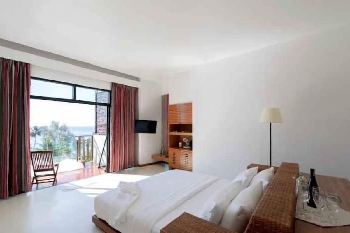 2 bedrooms, free minibar, in-room safe, desk