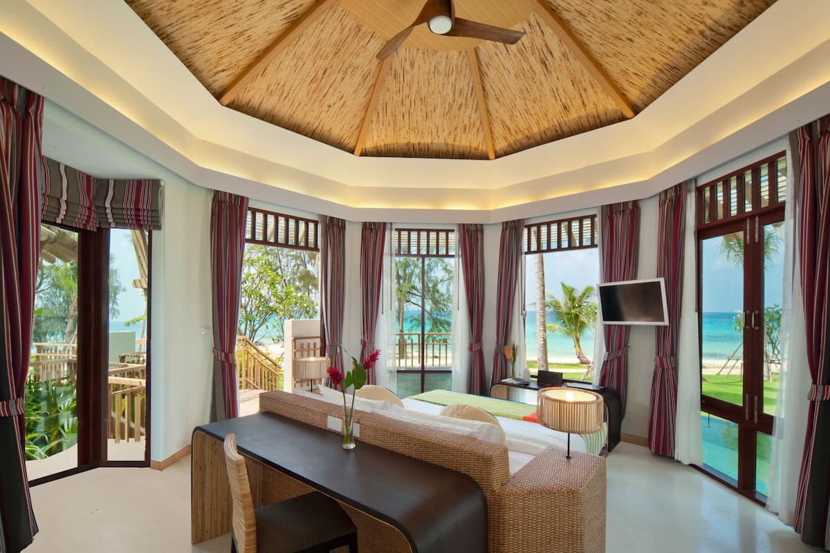 Panoramic Villa, Private Pool, Beachfront