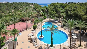 2 outdoor pools, pool umbrellas, pool loungers