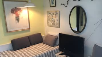Premium bedding, individually decorated, individually furnished, desk