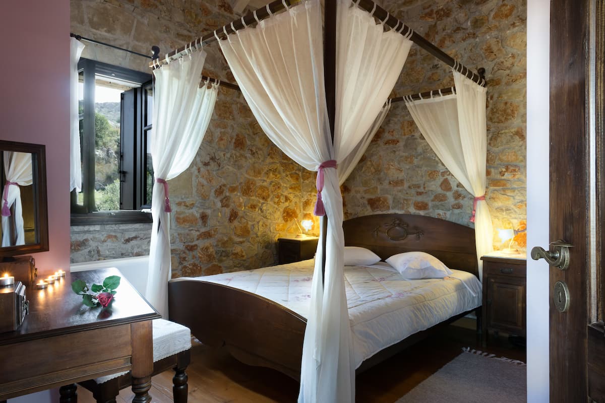 Traditional Townhome, 2 Bedrooms, Sea View, Mountainside | In-room safe, individually decorated, individually furnished