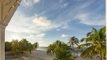 Suite, 1 King-Bett, eigenes Bad | Strand-/Meerblick