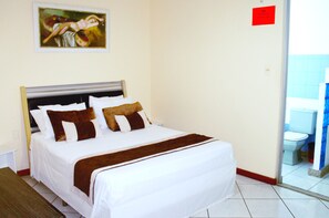 スタンダード アパートメント | ミニバー、客室ごとに異なる装飾、客室ごとに異なるインテリア、デスク