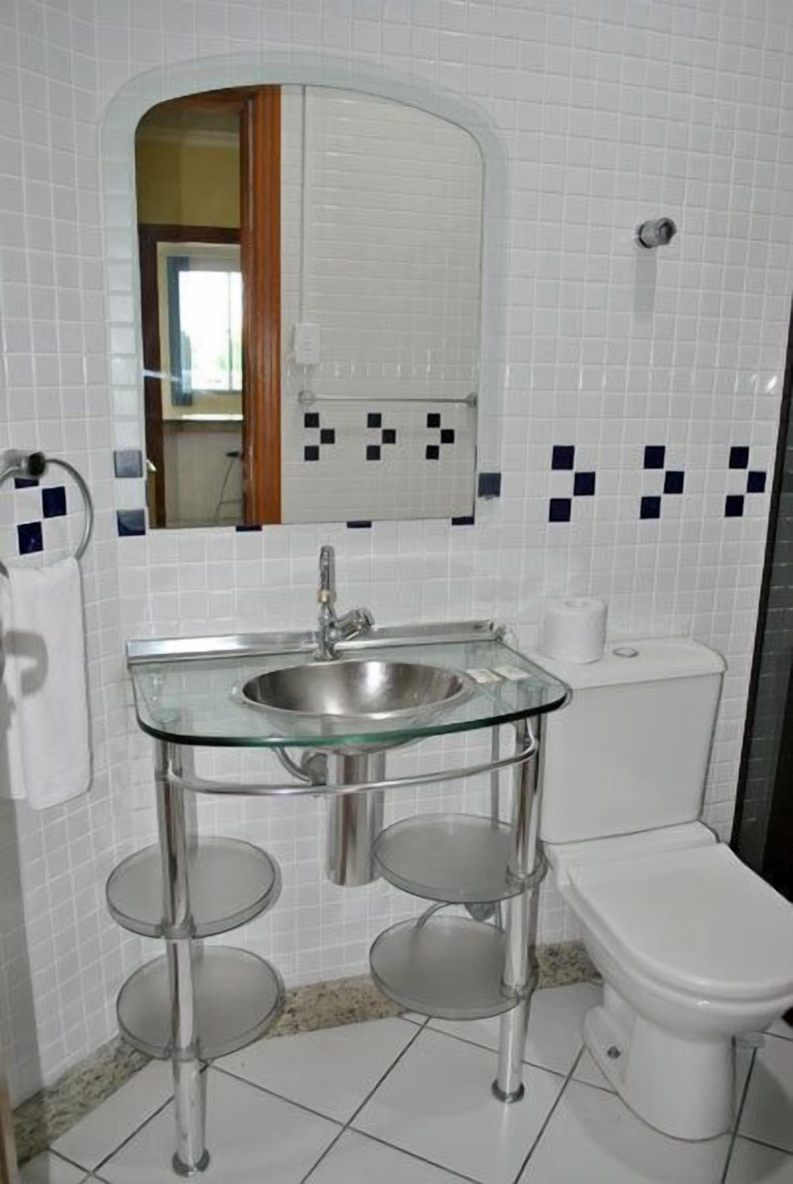 deluxe suite | bathroom | towels