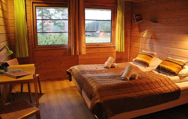 Individually decorated, individually furnished, iron/ironing board