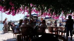 Outdoor dining - Sempati Apart (Datça)