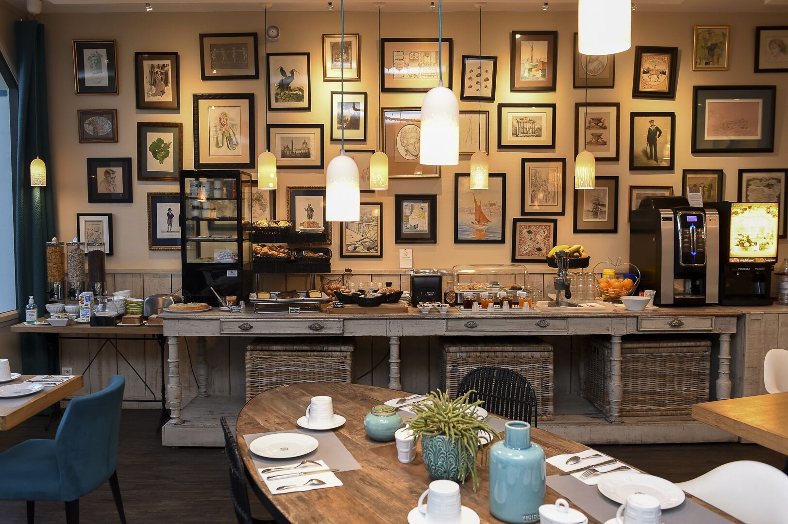 daily buffet breakfast (eur 15 per person)