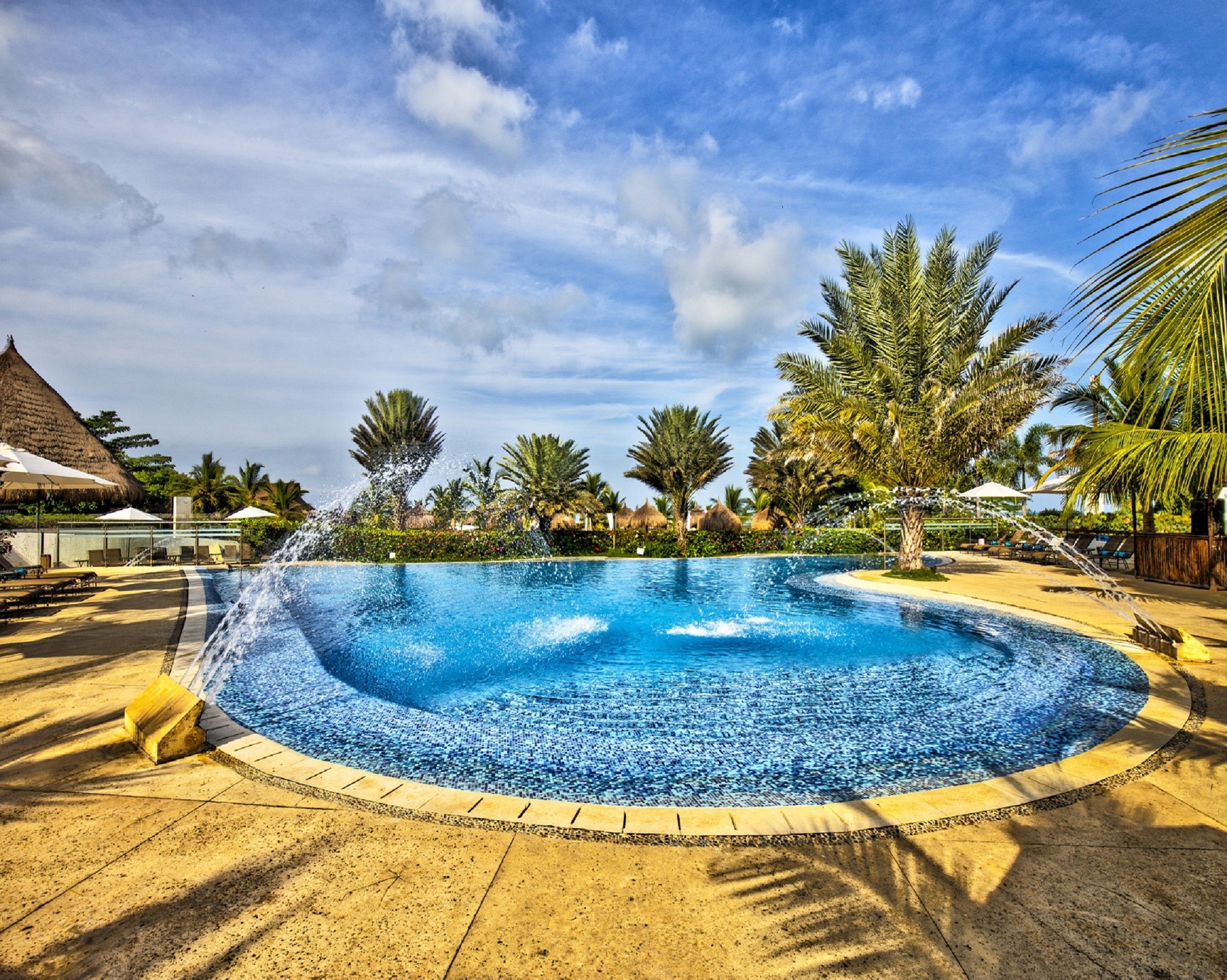 3 outdoor pools, pool umbrellas, pool loungers