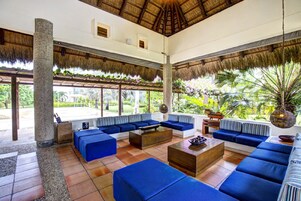 Sala de estar en el lobby