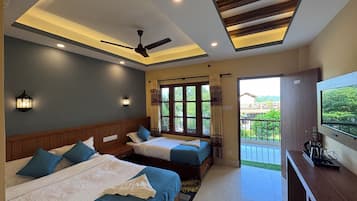 In-room safe, desk, free WiFi