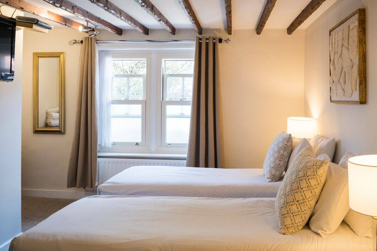Basic Double or Twin Room, Ensuite