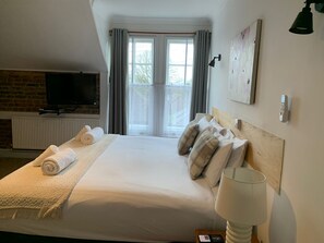 Standard Double or Twin Room, Ensuite - The Castle Inn Hotel (Steyning)