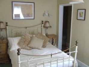 Chambre simple, salle de bains privée