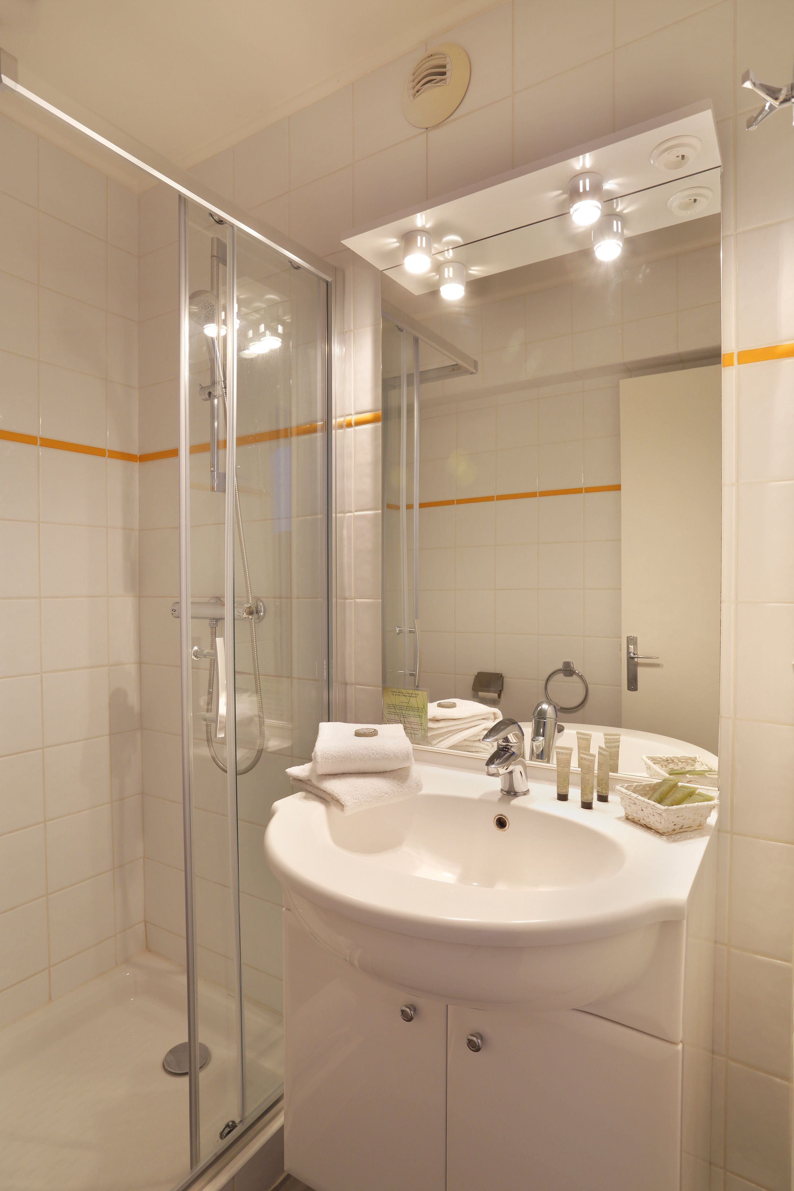 shower, free toiletries, towels