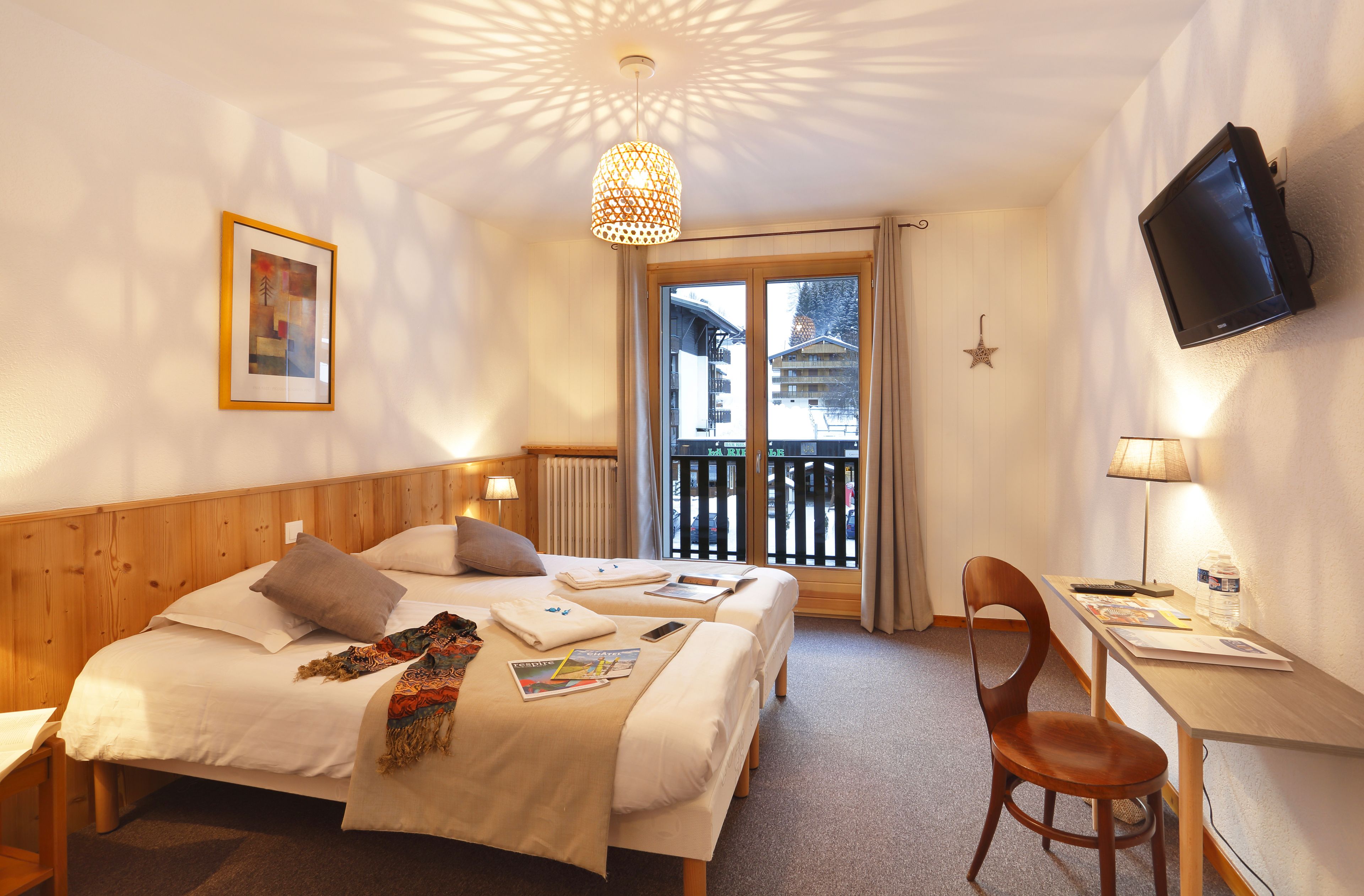 basic double room | free cots/infant beds, free wifi, bed sheets