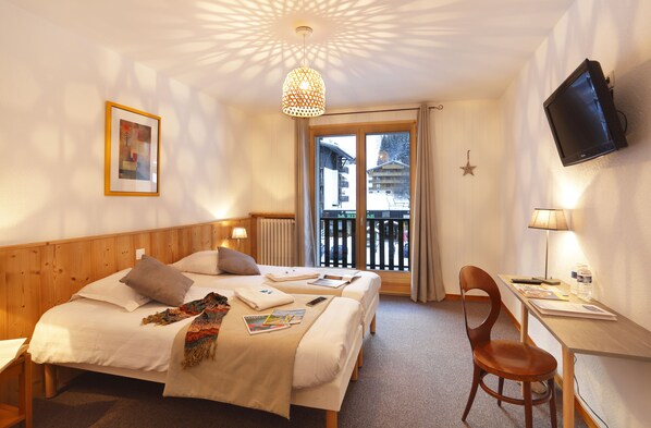 Basic Double Room | Free cribs/infant beds, free WiFi, bed sheets