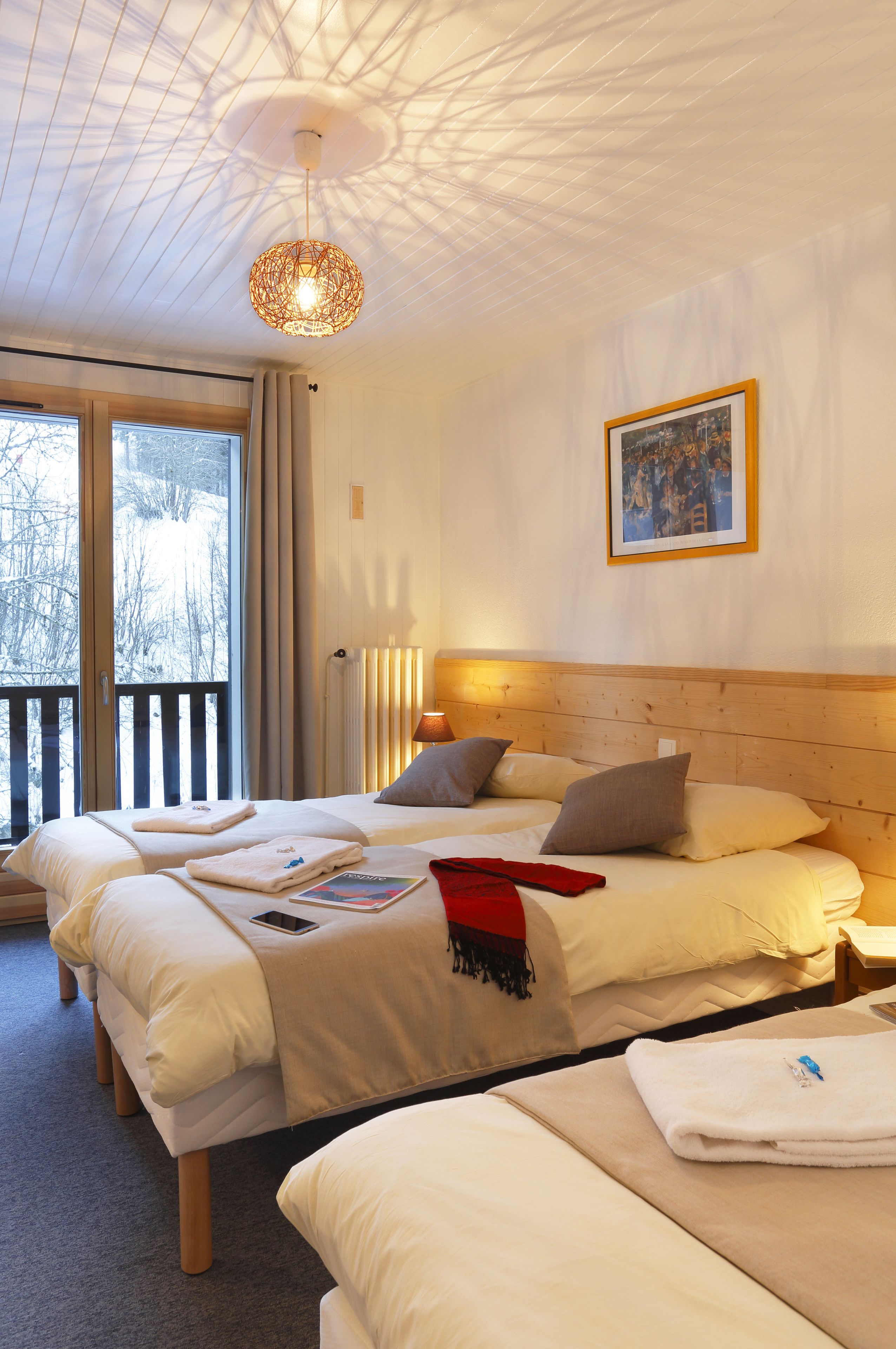 basic triple room | free cots/infant beds, free wifi, bed sheets