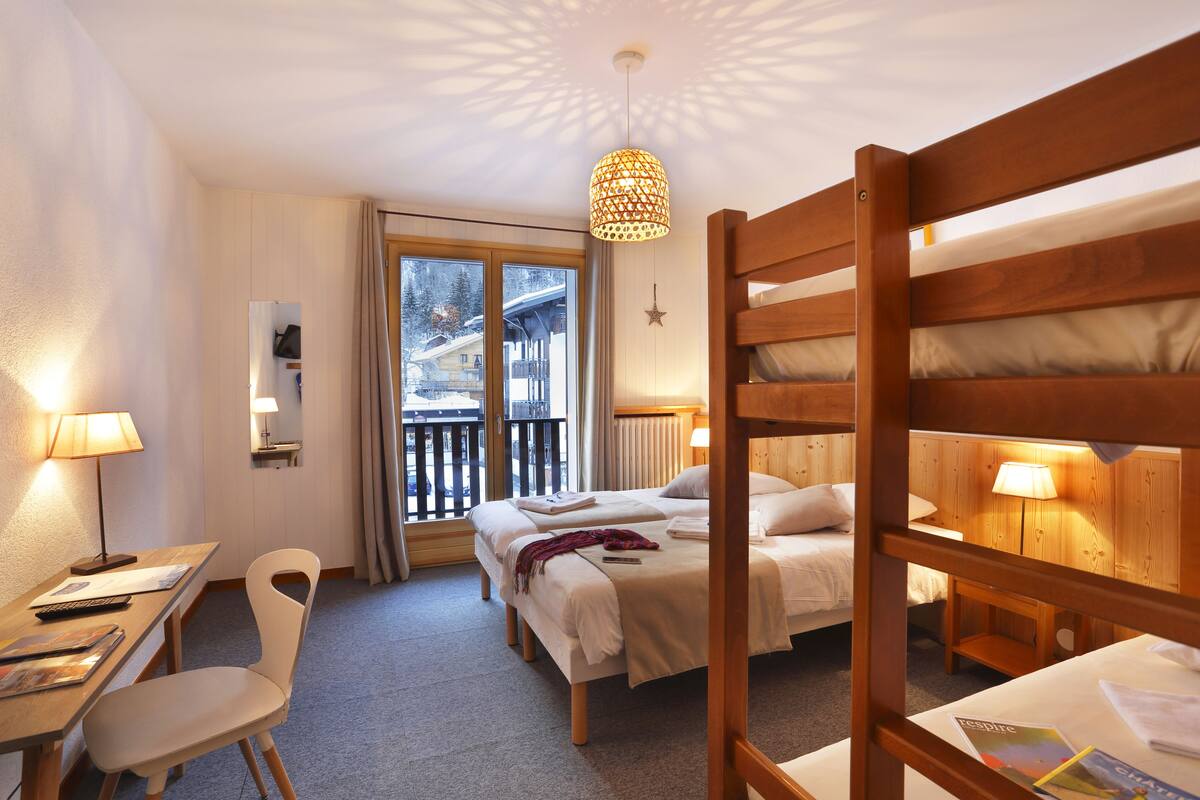 basic quadruple room | free cots/infant beds, free wifi, bed sheets