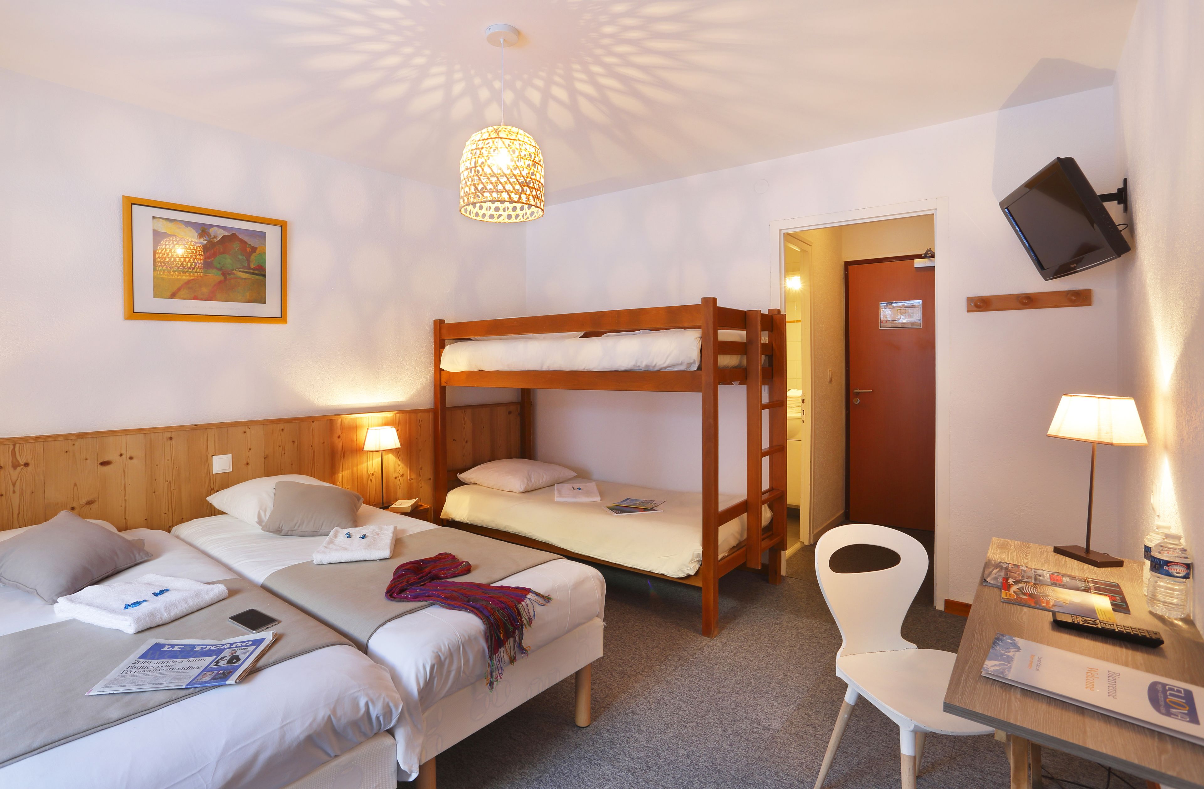 basic quadruple room | free cots/infant beds, free wifi, bed sheets