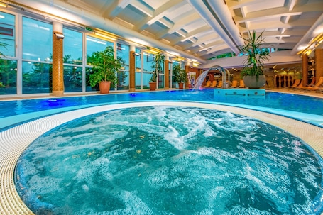 Indoor pool, sun loungers, lifeguards on site
