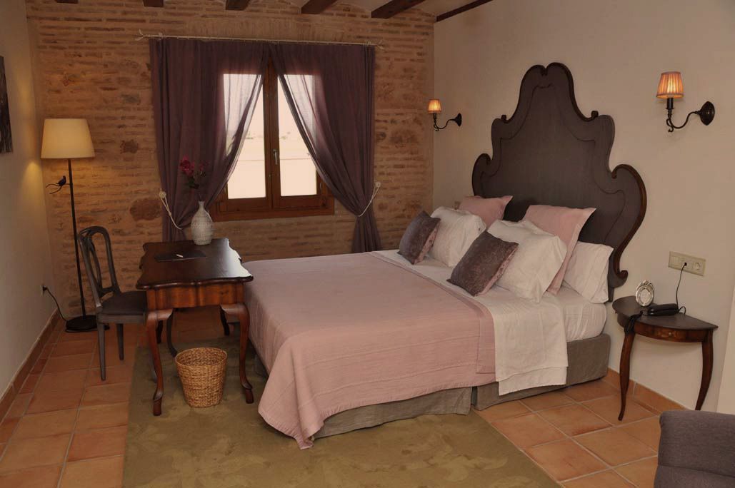 down duvets, individually decorated, desk, soundproofing