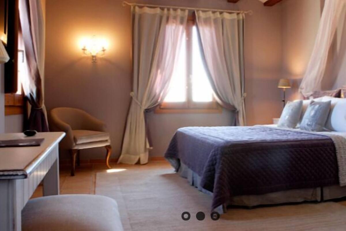 Standard Double Room | Down comforters, desk, soundproofing, WiFi (free)