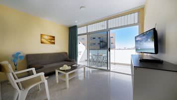 1 dormitorio, ropa de cama de alta calidad, escritorio