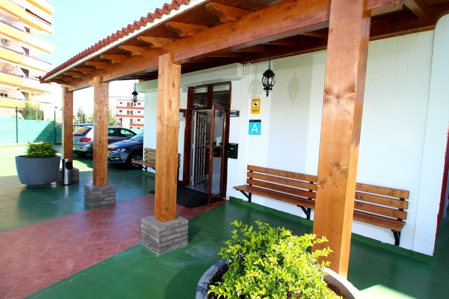 Entrada al alojamiento