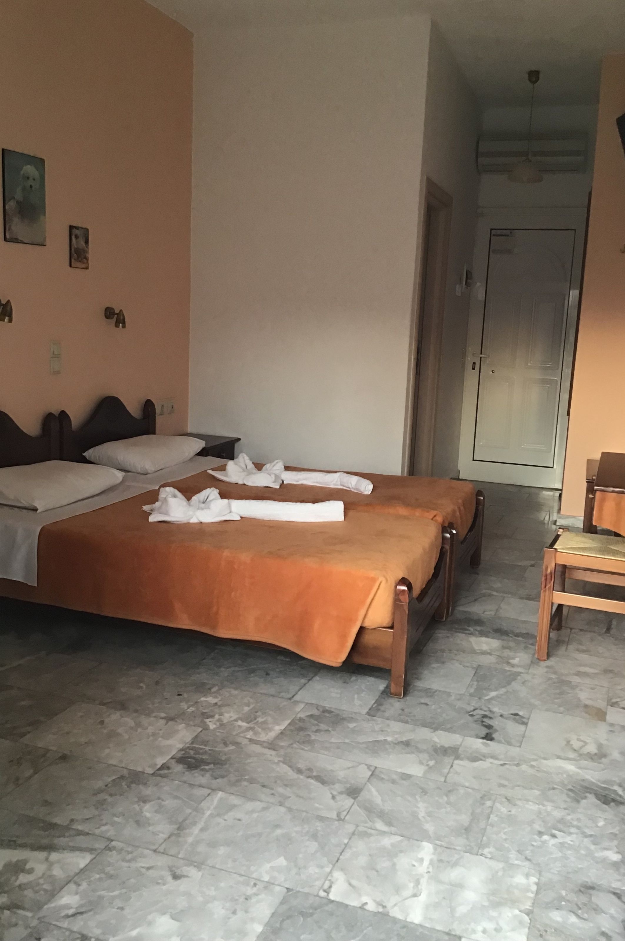 in-room safe, soundproofing, free wifi, bed sheets