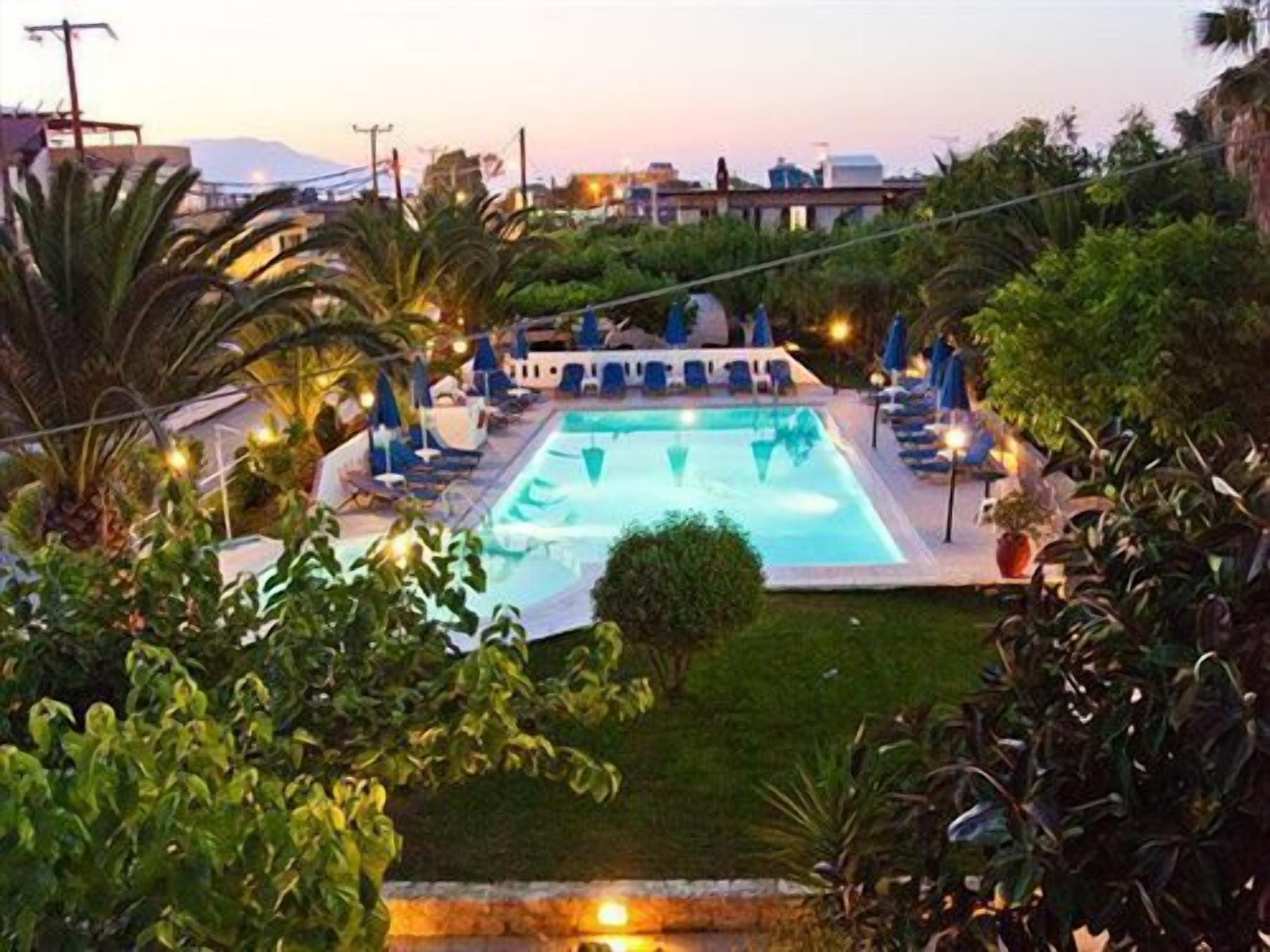 outdoor pool, pool umbrellas