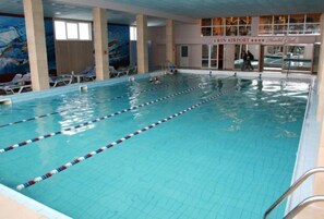 Indoor pool - Rin Express (OTOPENI)