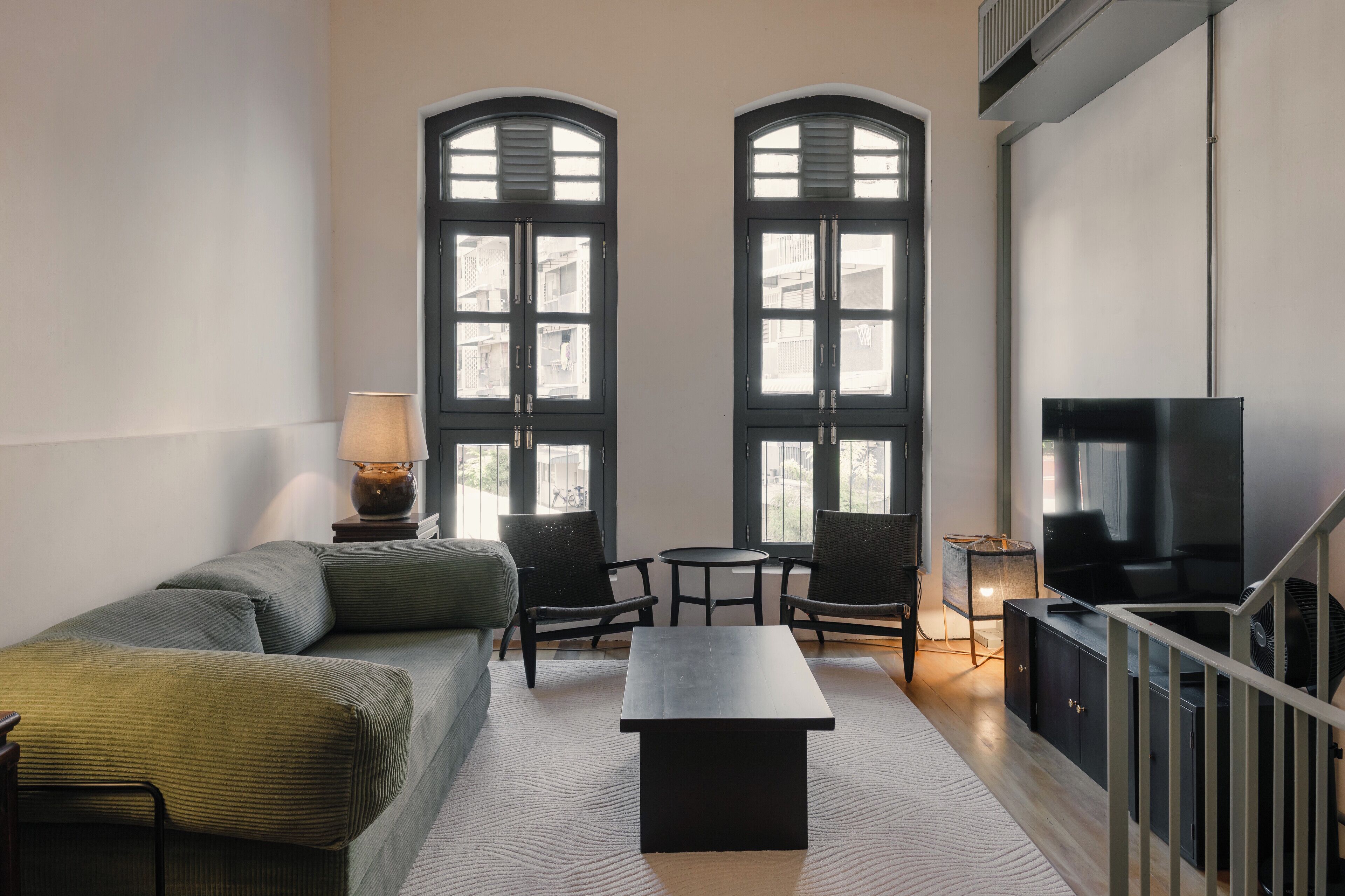 townhome, multiple beds, city view (not on site) | living area | 42-inch led tv with satellite channels, tv, netflix