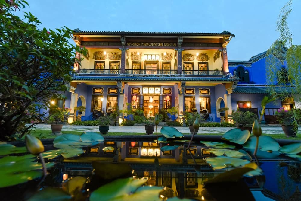 Cheong Fatt Tze - The Blue Mansion