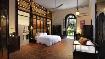 Down duvets, pillow-top beds, free minibar, in-room safe