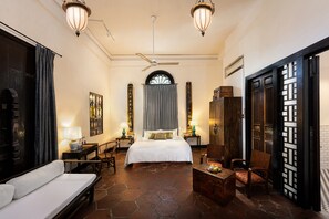Liang Double Room | 2 bedrooms, down comforters, pillowtop beds, free minibar
