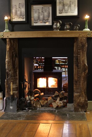 Bar (on property) - The Wheatsheaf Inn (Kendal)