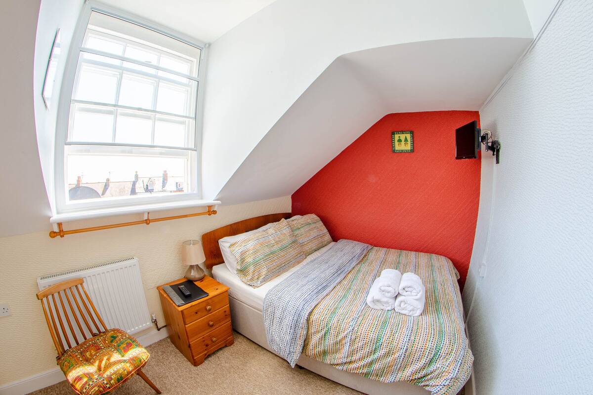 Basic Double Room, Shared Bathroom (3rd Floor )