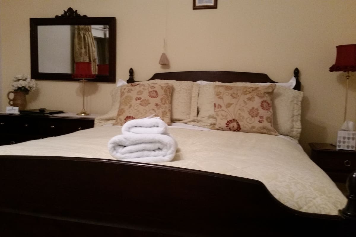 Ropa de cama de alta calidad y escritorio 
