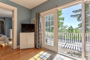 套房 (1 King Bed - Paris) | 高級寢具、熨斗/熨衫板、免費 Wi-Fi、床單