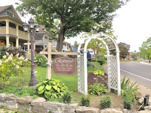 Redwood Bed and Breakfast